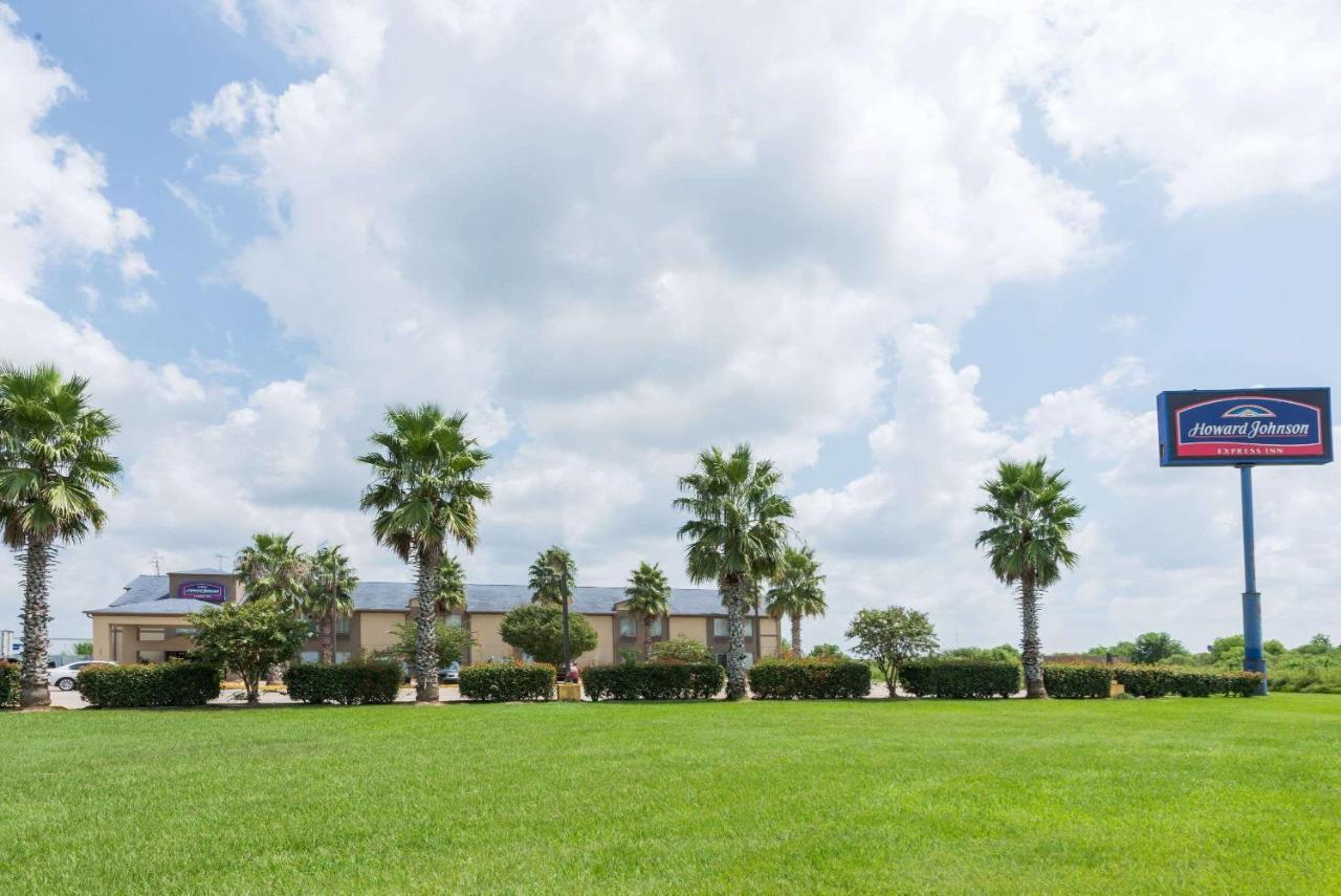 Howard Johnson By Wyndham Iowa La Bagian luar foto