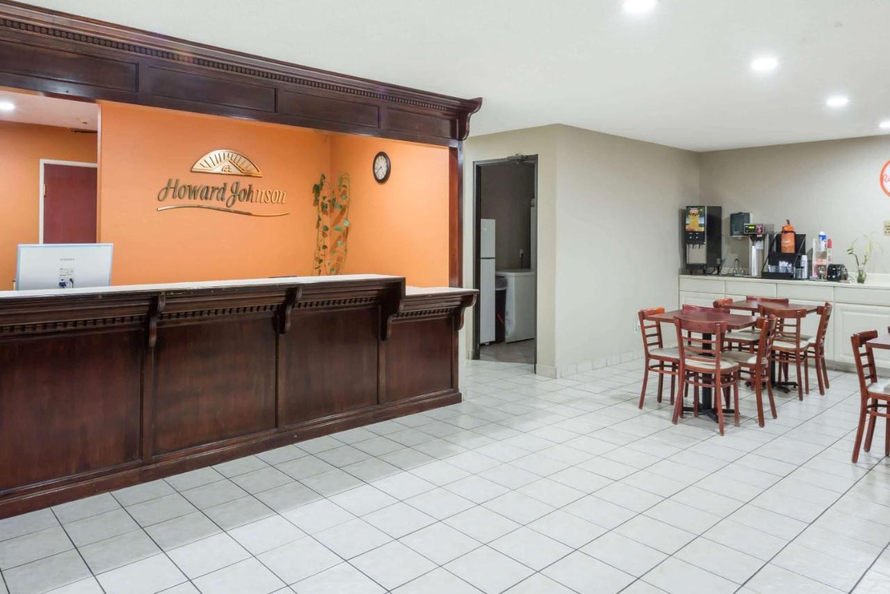 Howard Johnson By Wyndham Iowa La Bagian luar foto