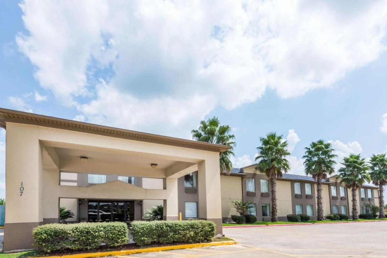 Howard Johnson By Wyndham Iowa La Bagian luar foto