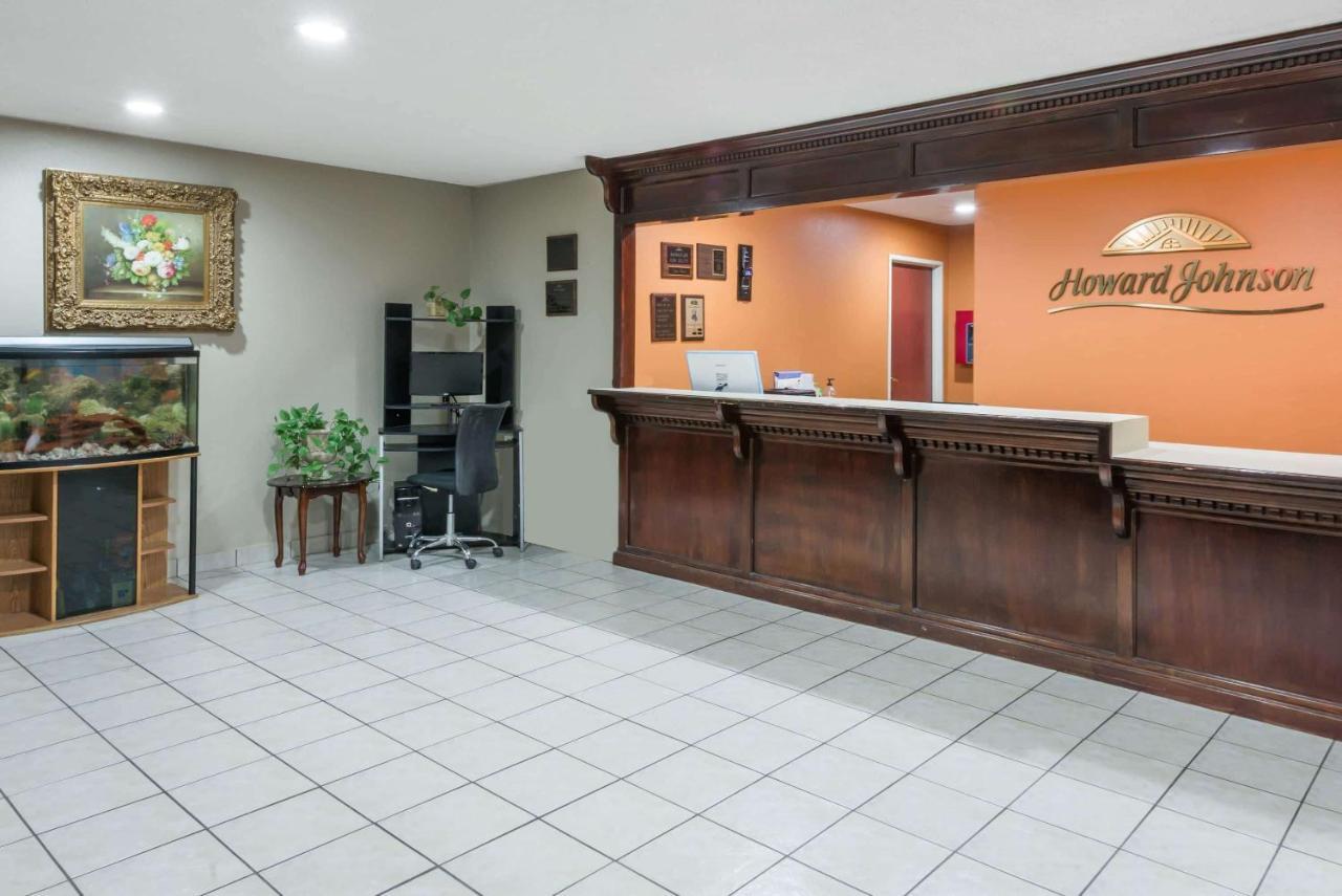 Howard Johnson By Wyndham Iowa La Bagian luar foto