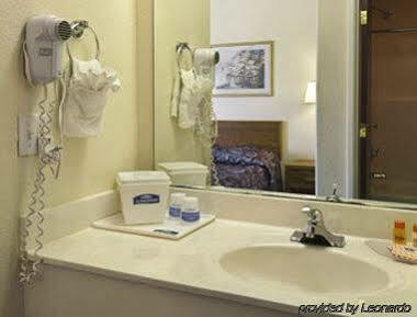 Howard Johnson By Wyndham Iowa La Bagian luar foto